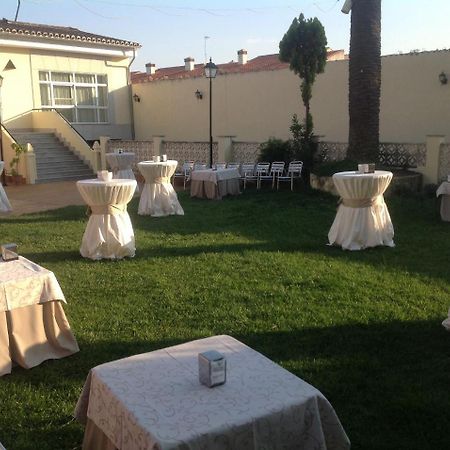 Victoria Hotel Trujillo Luaran gambar